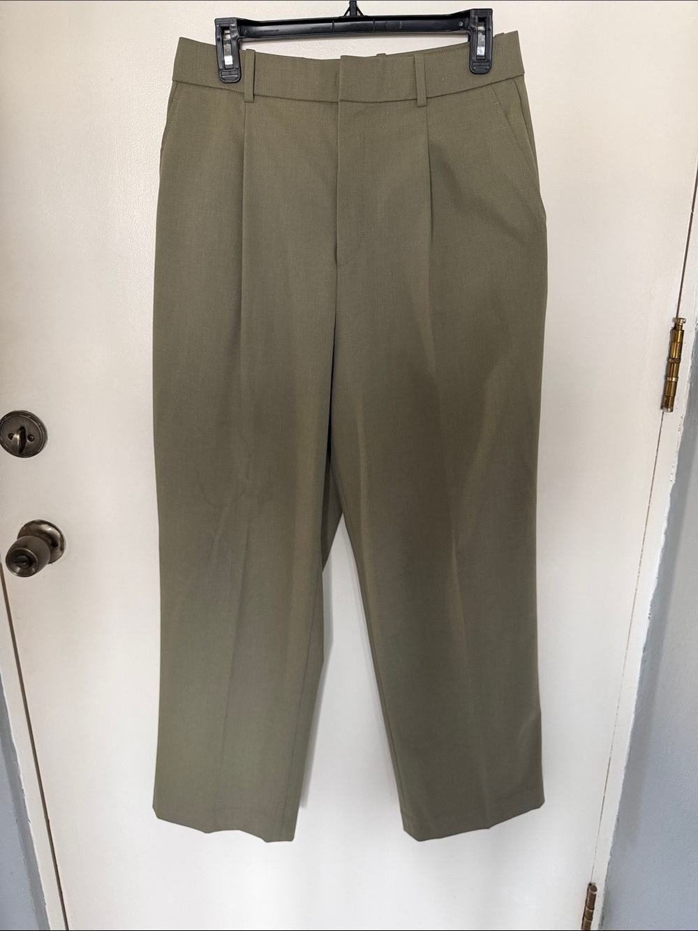 Uniqlo Smart Ankle Pants (2-Way Stretch) in Olive